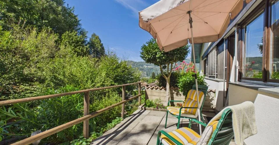 Eine exklusive Oase mit Pool und Panoramablick – Foto 23 von 28