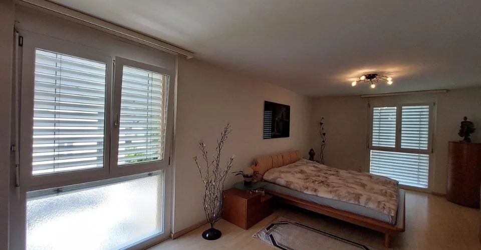 Appartement de 160 m², bénéficiant d'une généreuse terrasse de 28 m², d'un garage-box ainsi que d'une place de parc extérieure. – foto 8 di 12