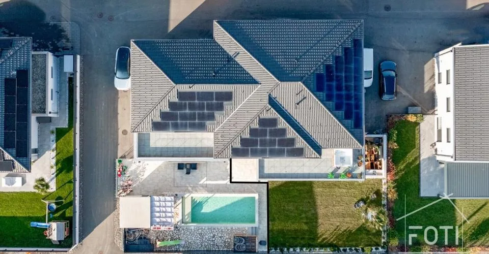 Collombey-Muraz : villa divisée en 2 logements avec piscine et terrasses – foto 13 di 13