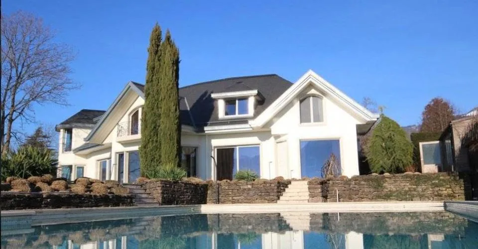 Luxueuse propriété avec vue panoramique – Foto 3 von 11