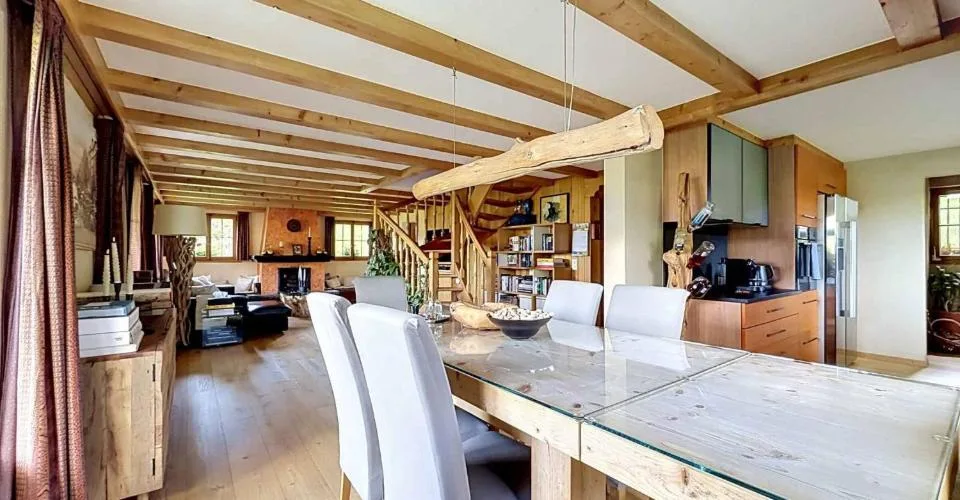 Grand chalet de 3 appartements avec vue panoramique – Foto 3 von 10