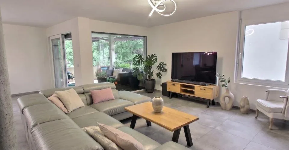 Geräumige 4,5-Zimmer-Wohnung von 136 m2, im Herzen von Châtel-St-Denis – Foto 3 von 26