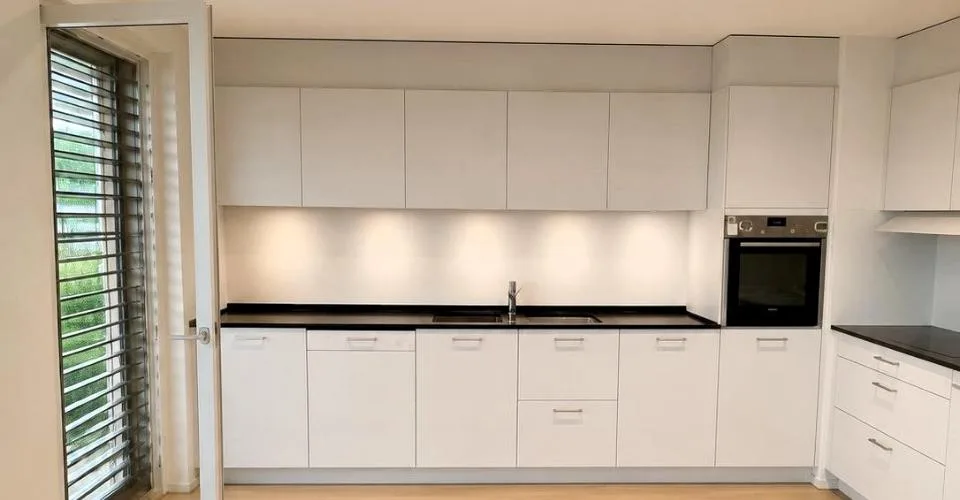 Appartement moderne de 3,5 pièces – Foto 2 von 9