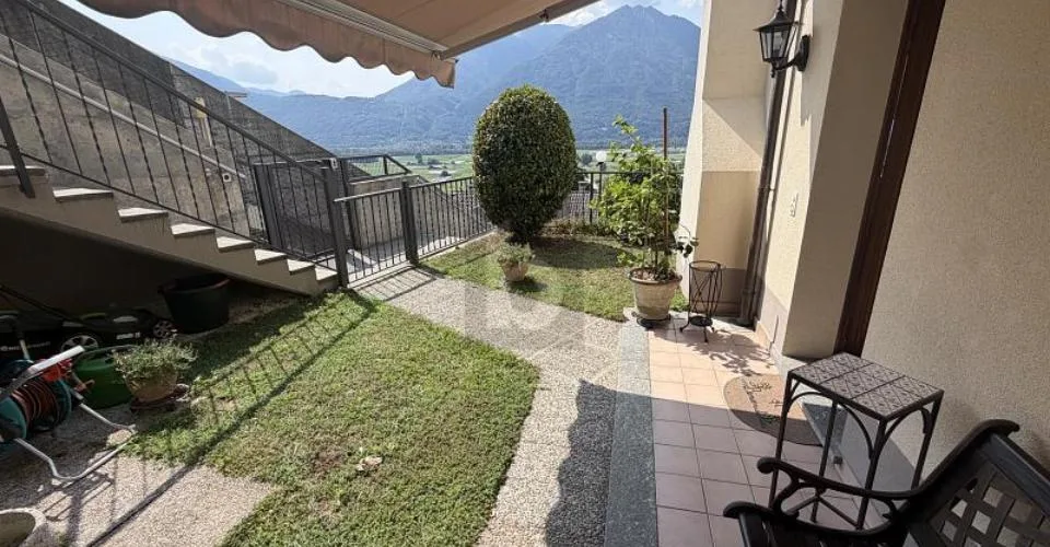 SPAZIOSA CON VISTA STUPENDA – Foto 2 von 6