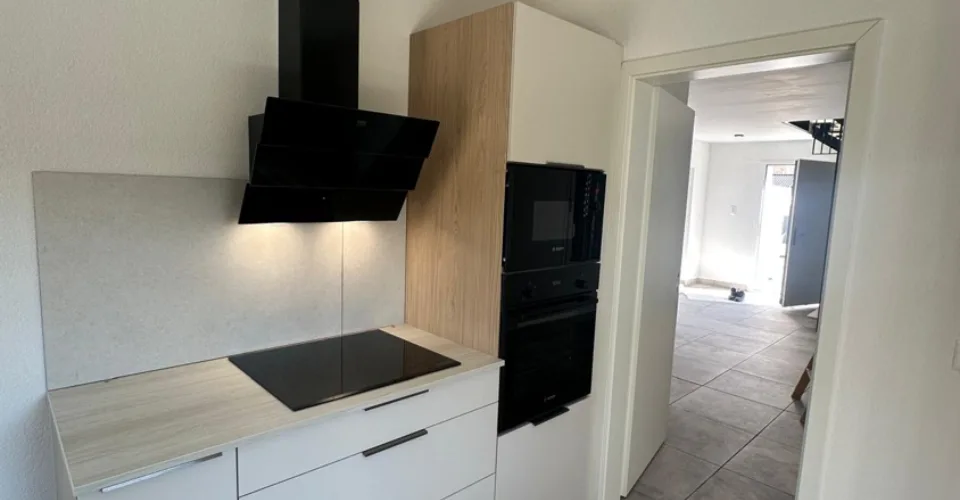Spacieux duplex d’env. 180 m² avec terrasse et deux places de parc à Corminboeuf – Foto 7 von 15