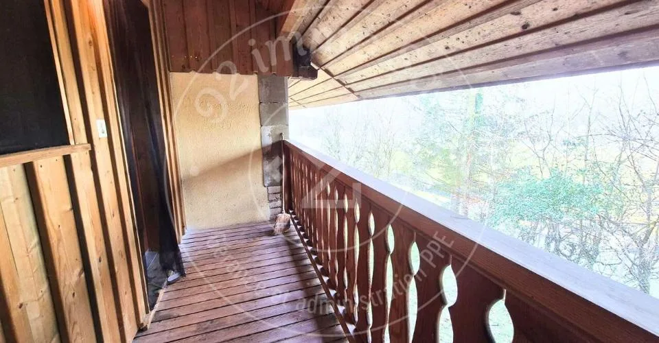 Charmant 2,5 pièces en duplex avec balcon et cheminée – Vauderens – foto 4 di 7
