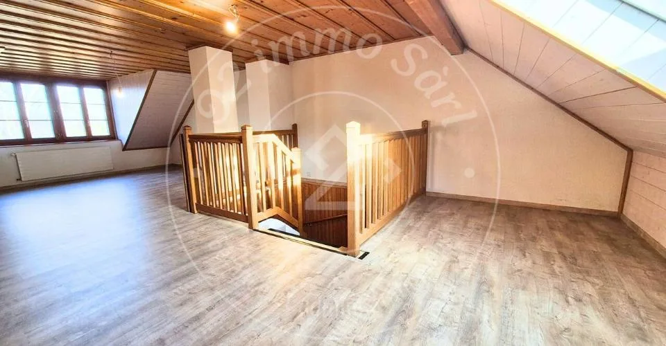 Charmant 2,5 pièces en duplex avec balcon et cheminée – Vauderens – foto 5 di 7