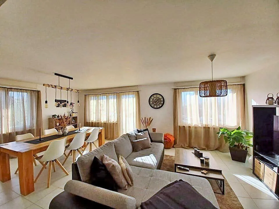 Situé à Courtételle appartement de 3.5 pièces au 4ème étage à louer – photo 2 sur 10