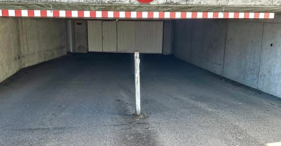 BELFAUX - Place de parc voiture intérieure – photo 3 of 5