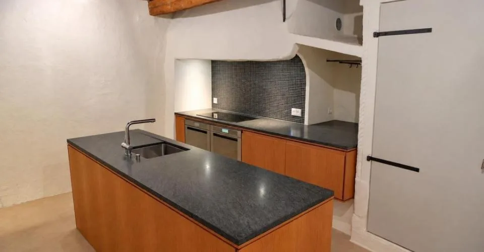 A louer à Sion au coeur de la vieille ville, charmant appartement 3.5 pièces – Foto 2 von 8