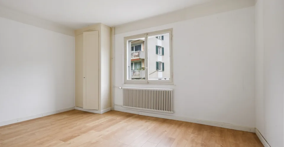 Situé dans un cadre calme et verdoyant, cet appartement lumineux – Foto 6 von 8
