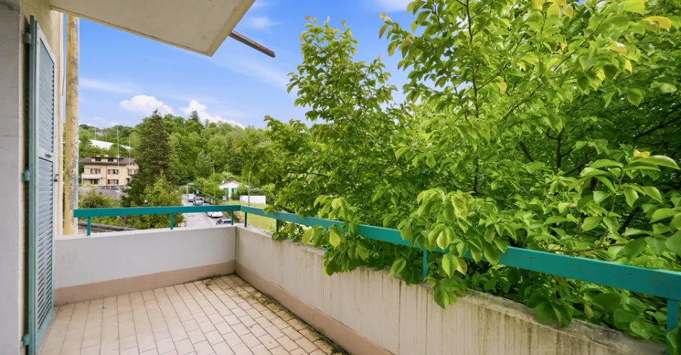 Situé dans un cadre calme et verdoyant, cet appartement lumineux – Foto 8 von 8