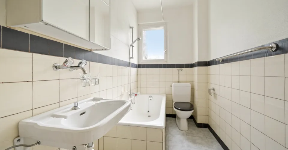 Situé dans un cadre calme et verdoyant, cet appartement lumineux – Foto 4 von 8