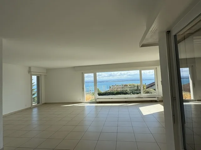 Superbe appartement de 4,5 pièces dans villa individuelle – Foto 2 von 15