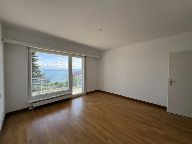 Superbe appartement de 4,5 pièces dans villa individuelle – Foto 3 von 15