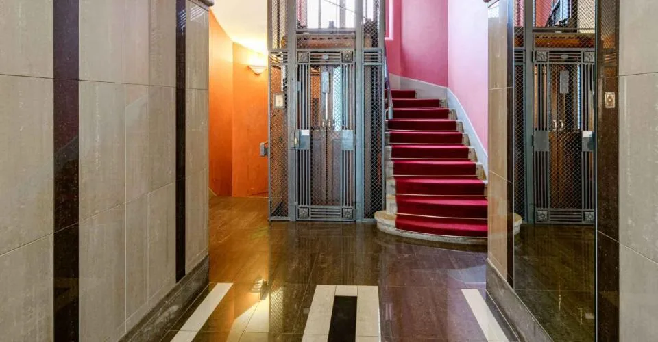 Co exclusivité : Appartement de caractère au coeur des Eaux-Vives – Foto 2 von 12