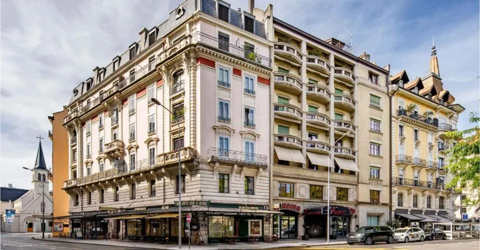 Co exclusivité : Appartement de caractère au coeur des Eaux-Vives – Foto 12 von 12