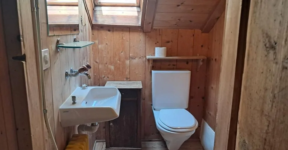 Una gemma nascosta nel borgo di Romainmôtier, atipica, ideale per un Airbnb – foto 6 di 11