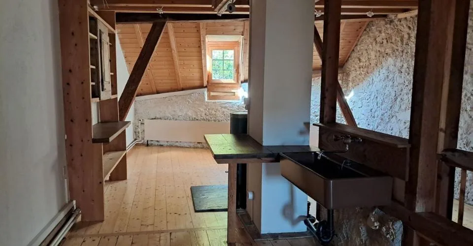 Una gemma nascosta nel borgo di Romainmôtier, atipica, ideale per un Airbnb – foto 9 di 11