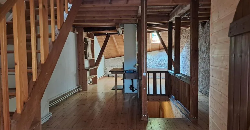 Una gemma nascosta nel borgo di Romainmôtier, atipica, ideale per un Airbnb – foto 8 di 11