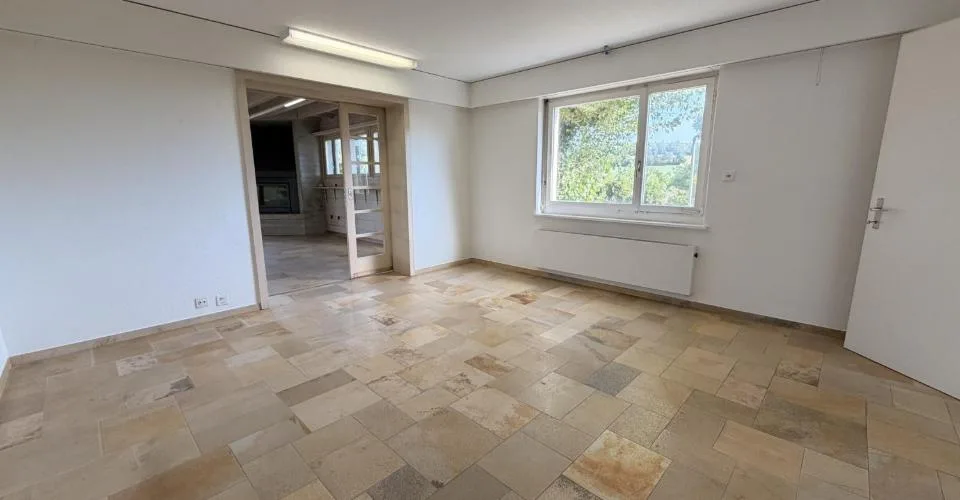 Une grande propriété de 8.5 pièces à vendre à Courtedoux – Foto 12 von 13