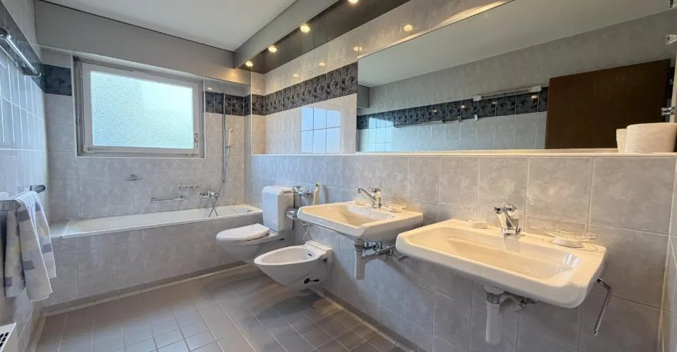 Une grande propriété de 8.5 pièces à vendre à Courtedoux – Foto 5 von 13
