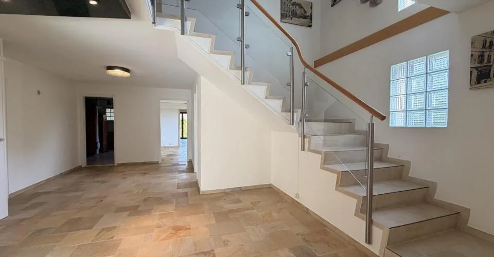 Une grande propriété de 8.5 pièces à vendre à Courtedoux – Foto 13 von 13