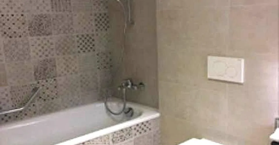 CHARMANT APPARTEMENT 3.5 PIÈCES EN TRIPLEX AVEC JARDIN PRIVATIF – Foto 7 von 9