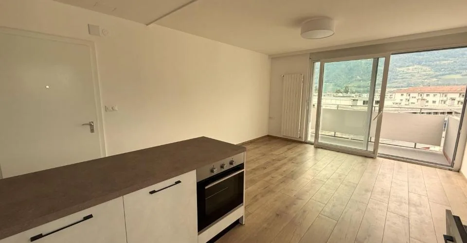 Appartement 3.5 pièces rénové – Foto 3 von 5