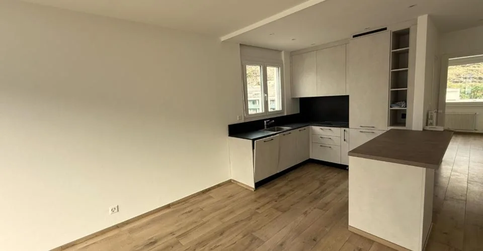 Appartement 3.5 pièces rénové – Foto 2 von 5