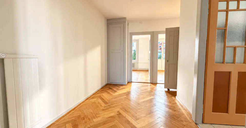 Delizioso appartamento di 3 locali vicino al centro città – foto 3 di 7