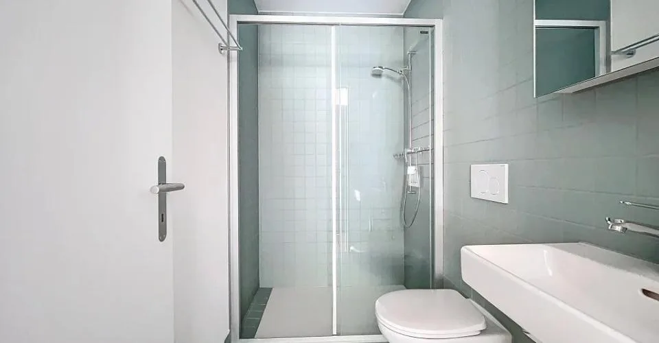 Moderne 1.5-Zimmer-Wohnung mit Loggia - Wohnüberbauung Litterna in Vis – Foto 2 von 2