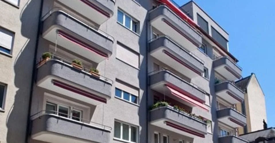 Mitten in der Stadt Zürich, Aussenabstellplatz – foto 2 di 2