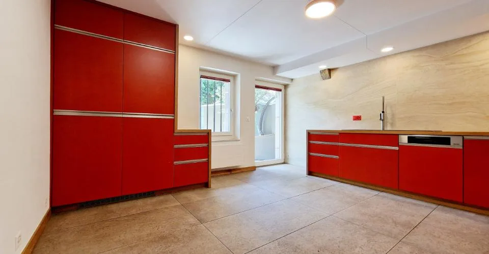 Die 2 Ahorn: Authentische renovierte Wohnung und ihre Terrassen, Présinge – Foto 5 von 13