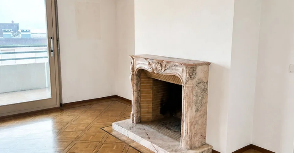 CLARENS - APPARTAMENTO LUMINOSO DI 3.5 LOCALI CON BALCONE, CAMINO E VISTA SUL LAGO – foto 2 di 9