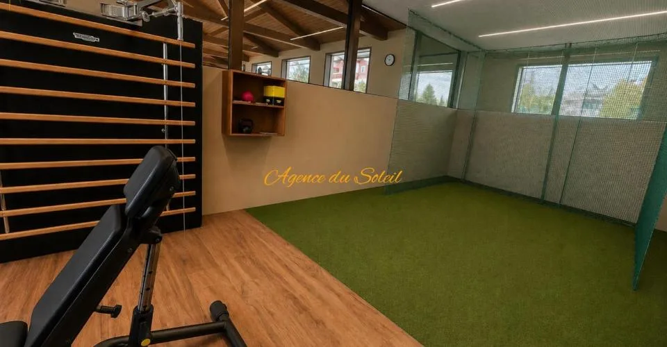 Luxueux appartement de 5.5 pièces en plein centre de la station et en bordure directe du golf ! – Foto 9 von 11