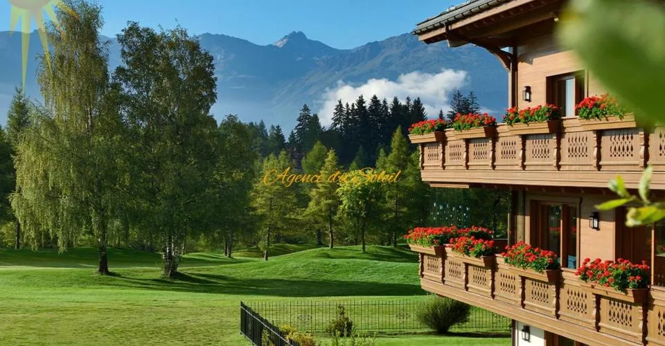Luxueux appartement de 5.5 pièces en plein centre de la station et en bordure directe du golf ! – Foto 10 von 11