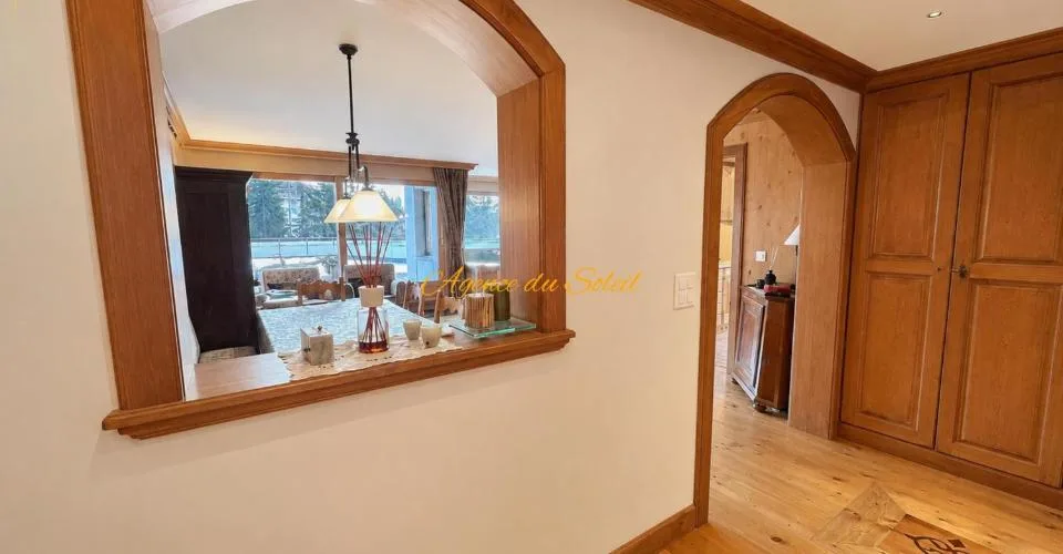 Cadre exceptionnel pour ce lumineux 5.5 pièces d'angle avec grande terrasse plein sud ! – Foto 5 von 13