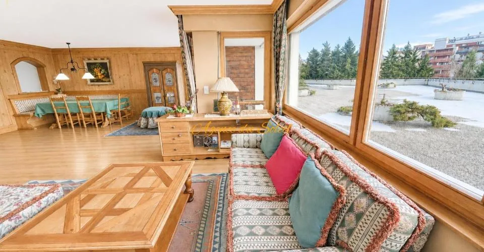 Cadre exceptionnel pour ce lumineux 5.5 pièces d'angle avec grande terrasse plein sud ! – Foto 7 von 13
