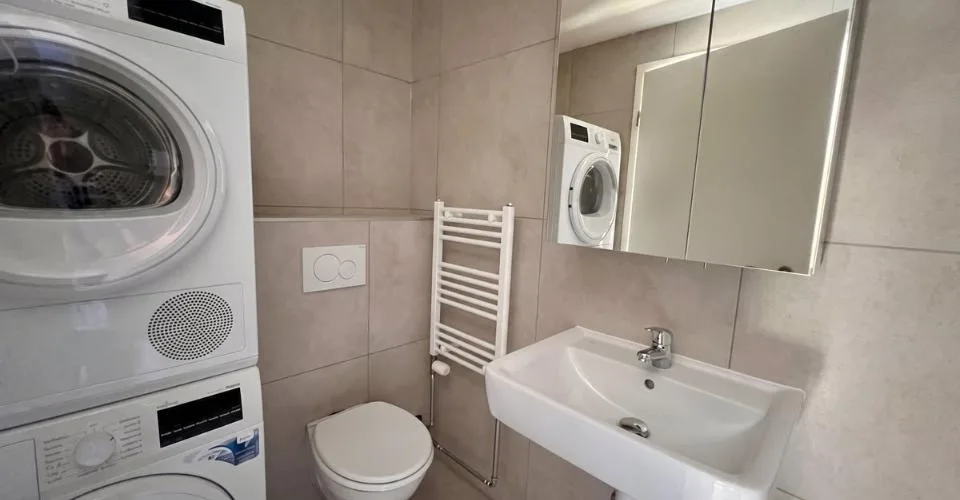 Appartamento D - 2,5 locali con balcone e soppalco, a Couvet – foto 8 di 16