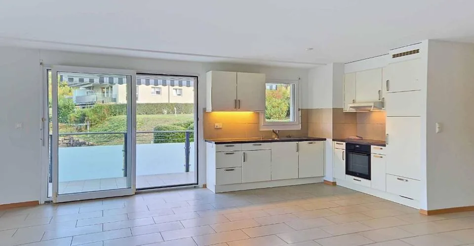 4,5 Zimmer mit schönen Volumen und großem Balkon – Foto 3 von 12