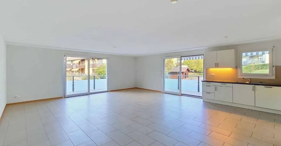 4,5 Zimmer mit schönen Volumen und großem Balkon – Foto 2 von 12