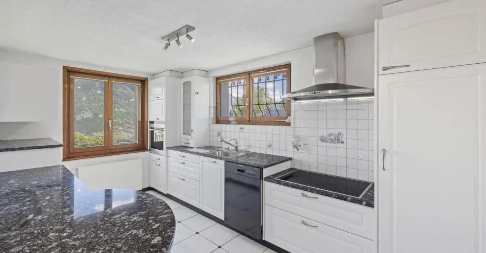 Casa individuale di 6 locali 1/2 con un laboratorio e una vista straordinaria – foto 38 di 42