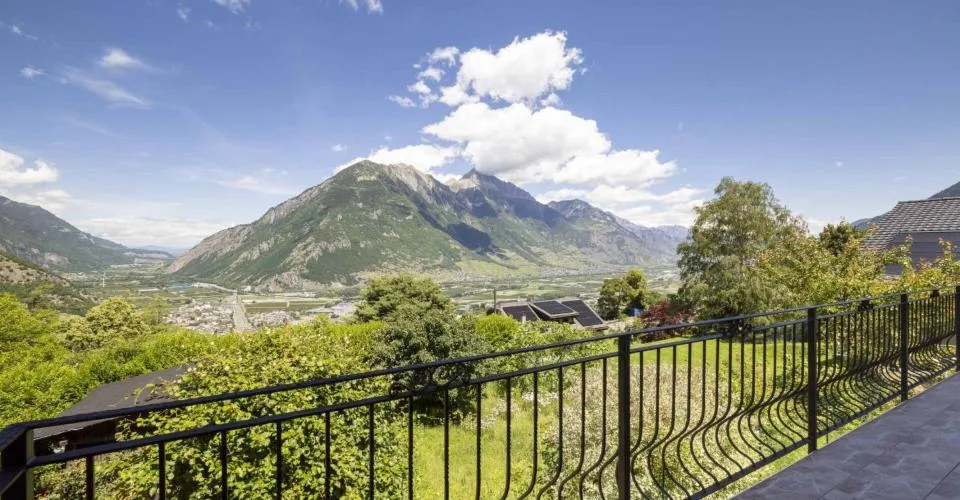 Casa individuale di 6 locali 1/2 con un laboratorio e una vista straordinaria – foto 32 di 42