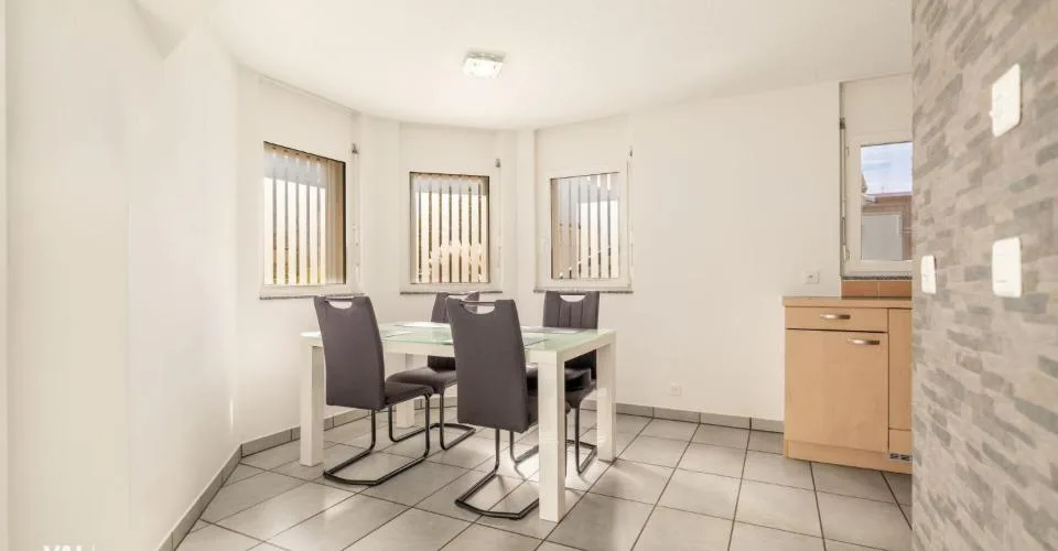 Wohnen mit Platz und Ruhe: Familienhaus in Niedergampel – photo 5 sur 13