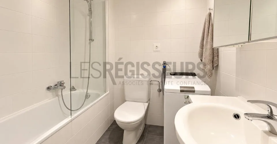 Appartement de 4 pièces avec grand balcon idéalement situé – photo 6 sur 6