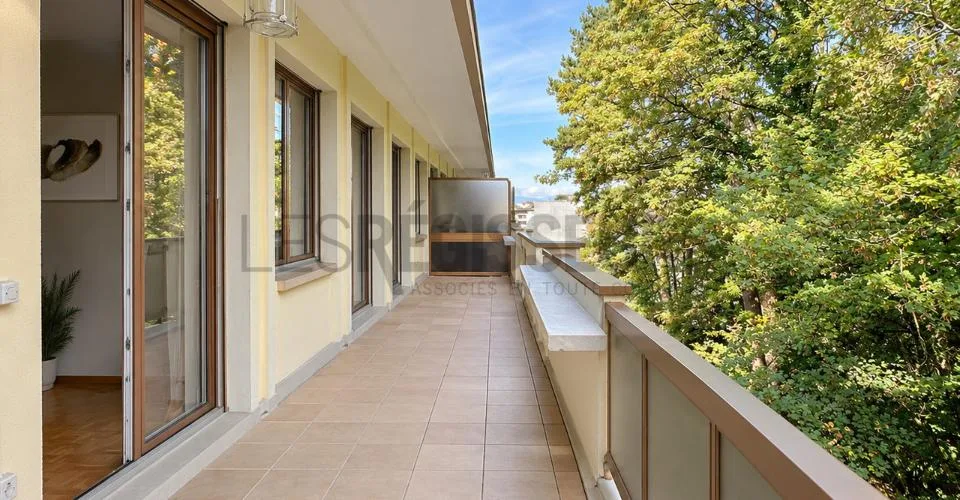 Appartement de 4 pièces avec grand balcon idéalement situé – photo 2 sur 6