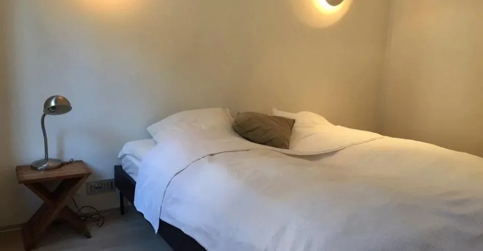 Appartement rénové et meublé, avec service – Foto 10 von 10