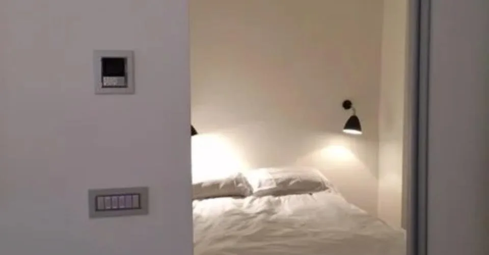 Appartement rénové et meublé, avec service – Foto 7 von 10