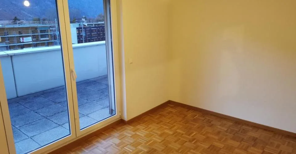 A louer à Martigny, à côté de la Gare, bel attique 2.5 pces – photo 6 sur 9